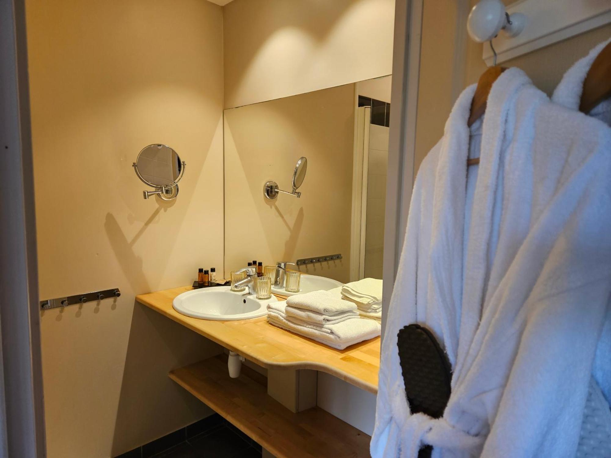 La Fraichette-Hotel & Spa La Riviere-Saint-Sauveur ภายนอก รูปภาพ